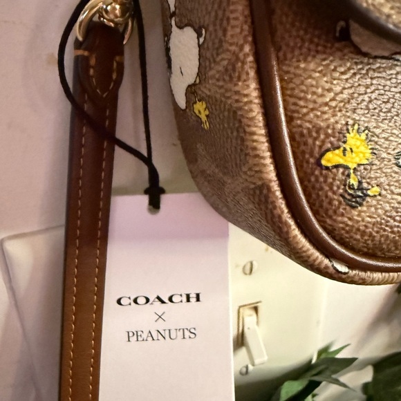 NWT Coach X Peanuts Hailey Flap Bag In Signature Canvas With Snoopy Print - Picture 9 of 10